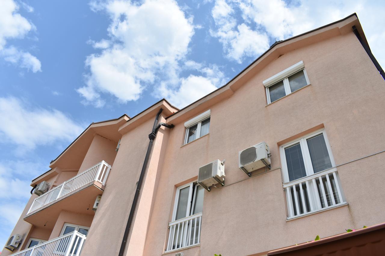 Guest House Regina Mundi Međugorje Exterior foto